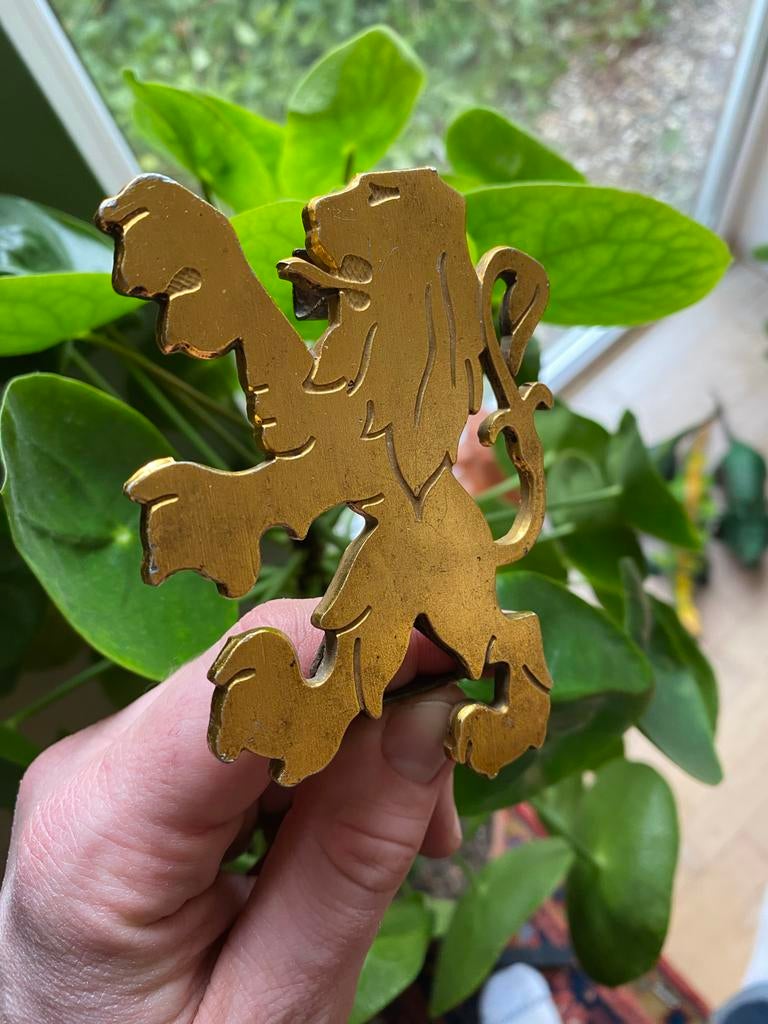 Peugeot embleem grille - Gouden leeuw, Gebruikt, Voor, Ophalen of Verzenden, Bumper