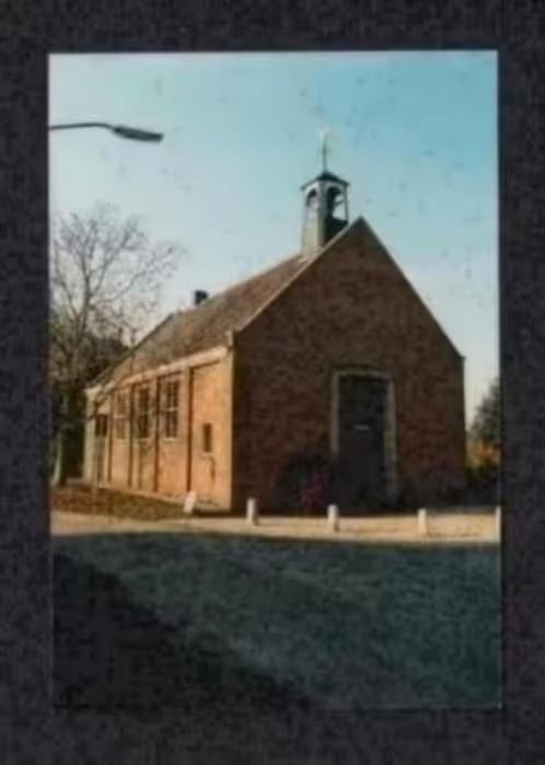 Foto Doeveren Ned. Hervormde Kerk Jaren 80., 1980 tot heden, Foto, Ophalen of Verzenden, Zo goed als nieuw
