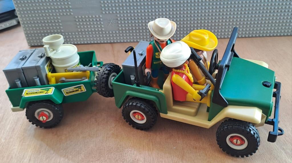 Playmobil NgoroNgoro set 3532 Jeep met aanhanger en figuren, Ophalen of Verzenden, Gebruikt, Complete set