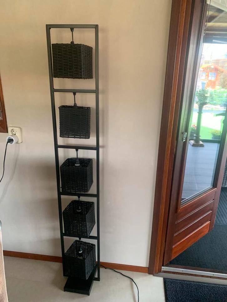 Staande lamp met rieten kapjes - Zwart, modern design, Huis en Inrichting, Lampen | Vloerlampen, Zo goed als nieuw, 150 tot 200 cm
