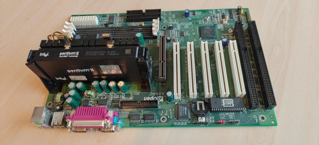Moederbord Aopen met slot 1 Pentium 2 processor 233Mhz, Computers en Software, Gebruikt, Overige soorten, Ophalen of Verzenden