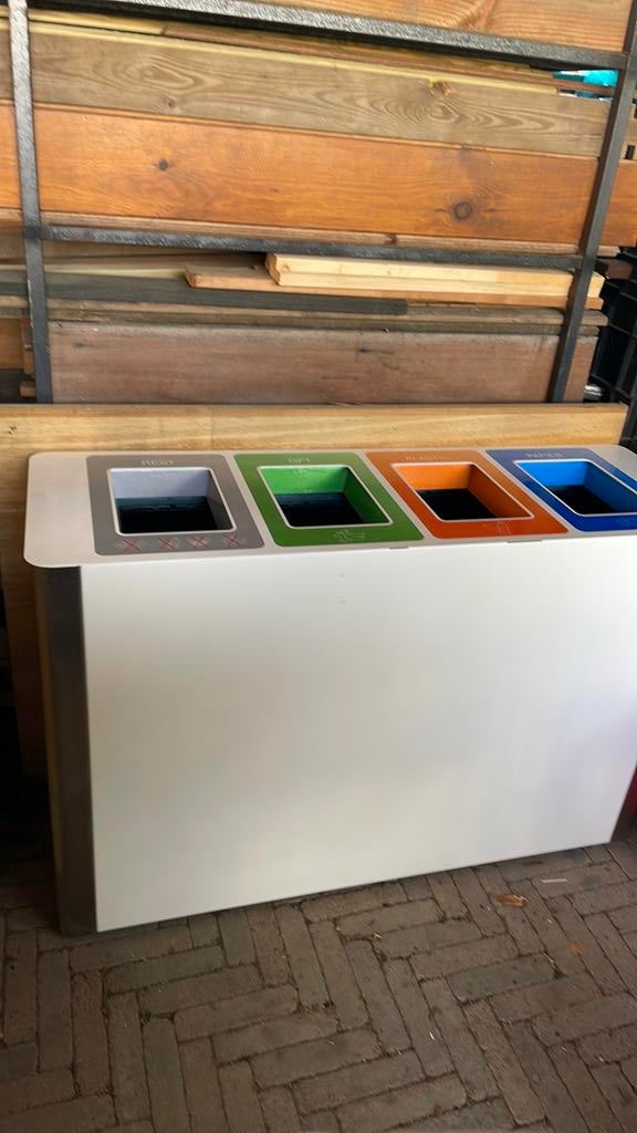 Afvalbak. Vuinisbak metaal., Ophalen, 50 tot 75 cm, 40 liter of meer, Zo goed als nieuw