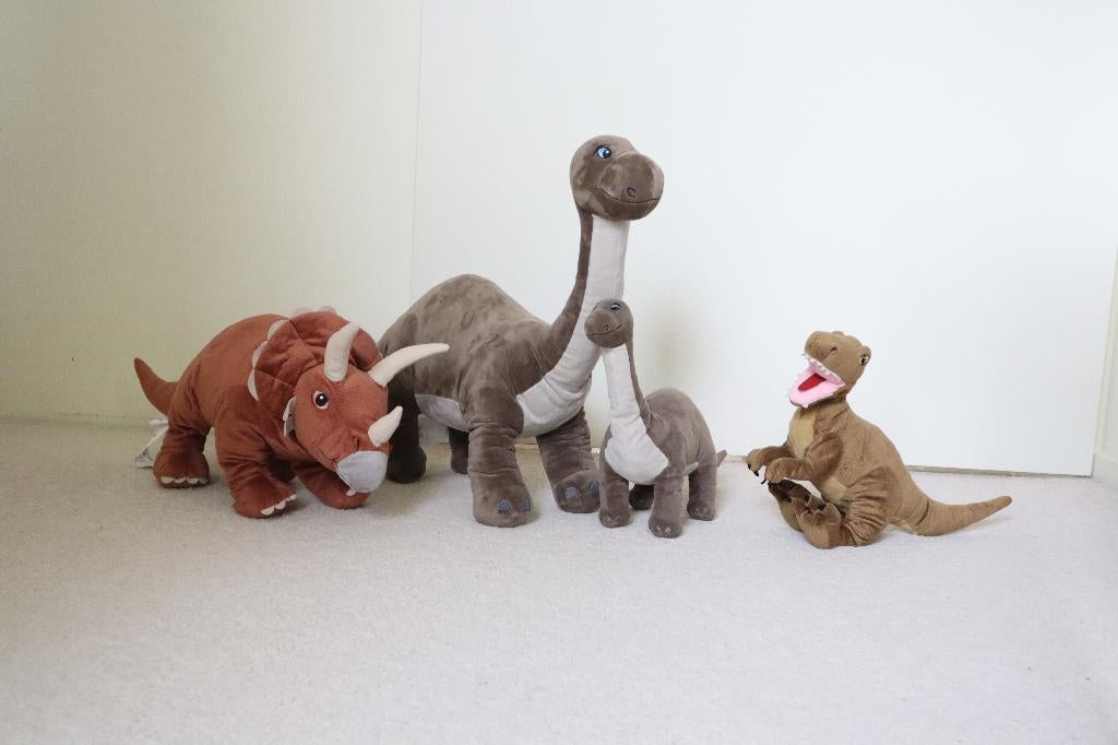 Pluche dinosaurusknuffels, Overige typen, Grijs, Ophalen of Verzenden, Zo goed als nieuw