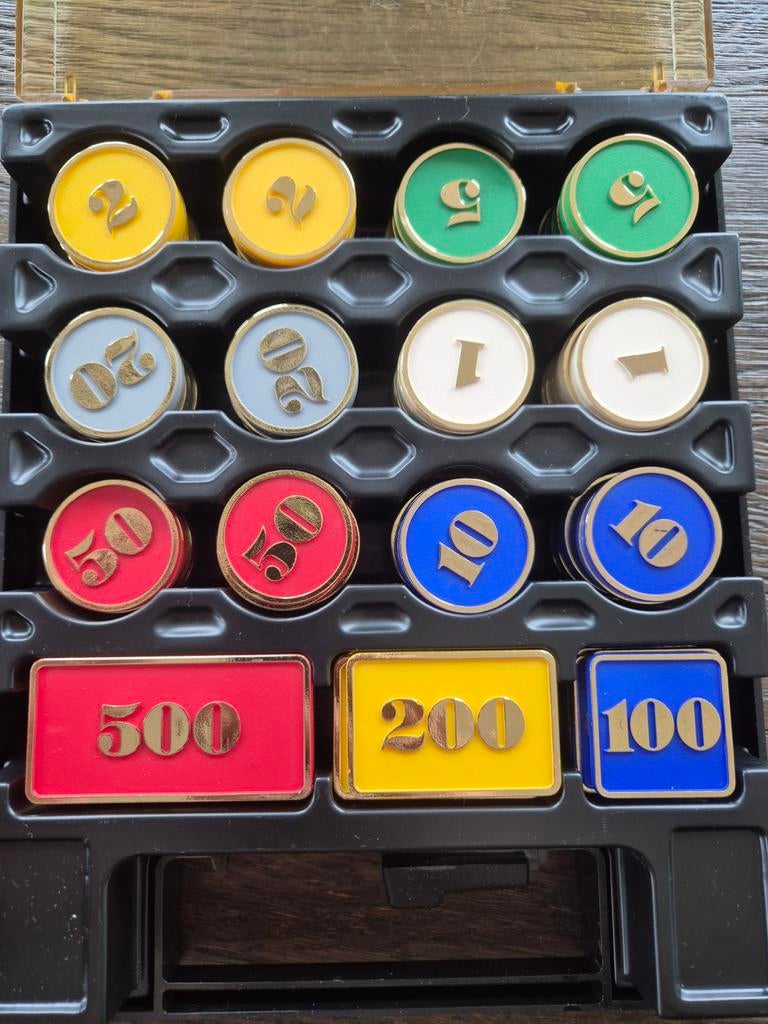 Plastic pokerfiches set met verschillende waarden, Hobby en Vrije tijd, Vijf spelers of meer, Ophalen, Gebruikt