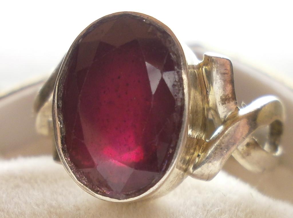 Robijn ring robijn ca. 6 krt zilver ring circa 1970, Ophalen, 18 tot 19, Zo goed als nieuw, Met edelsteen