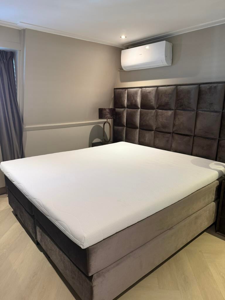 Velvet boxspring te koop 180x200cm, Ophalen, Bruin, Tweepersoons, Zo goed als nieuw