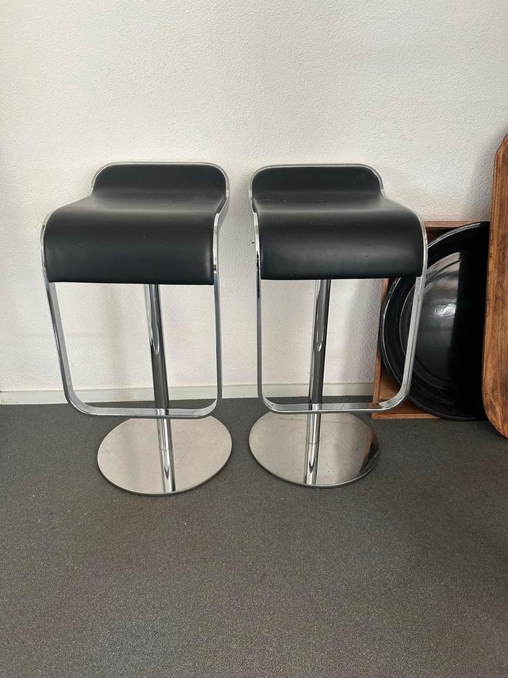 2x Design barkrukken - look a like Lapalma Lem, Huis en Inrichting, Barkrukken, Gebruikt, 60 tot 90 cm, Kunststof, 2 krukken, In hoogte verstelbaar