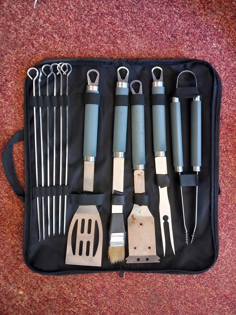 BBQ gereedschapset met tas - compleet en netjes, Tuin en Terras, Barbecue-accessoires, Zo goed als nieuw, Ophalen of Verzenden