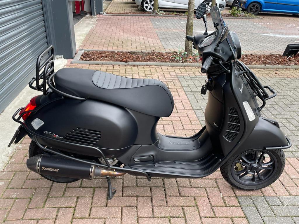 Vespa Scooter GTS 300 Super HPE Notte ABS Akrapovic | Valbeu, Scooter, Bedrijf, Dendautomotive@gmail.com, 278 cc