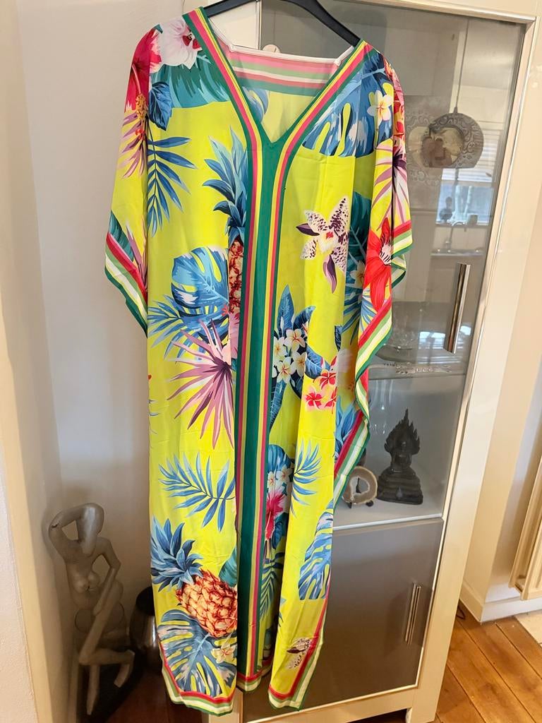 Gele kaftan met vrolijke print - Chic Me (maat 52/54), Ophalen of Verzenden, Nieuw, Geel, Jurk