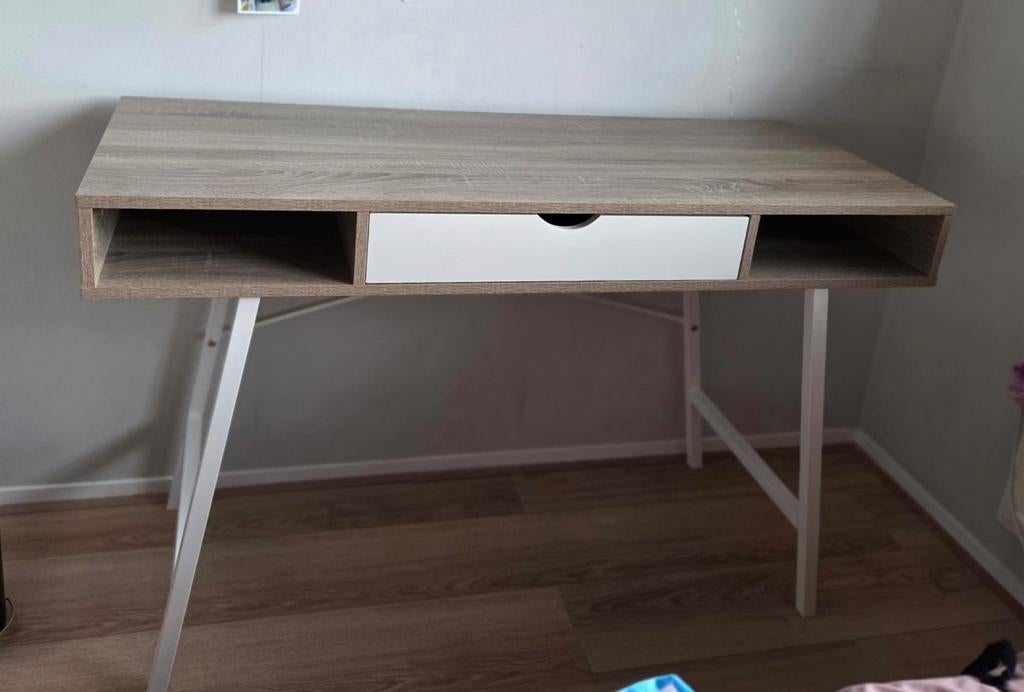 Jysk bureau mooie staat 120cm, Ophalen, Zo goed als nieuw