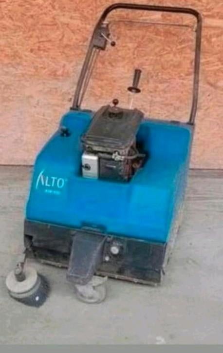 Alto veegmachine met benzine motor en opvangbak, Ophalen of Verzenden, Gebruikt, Overige typen