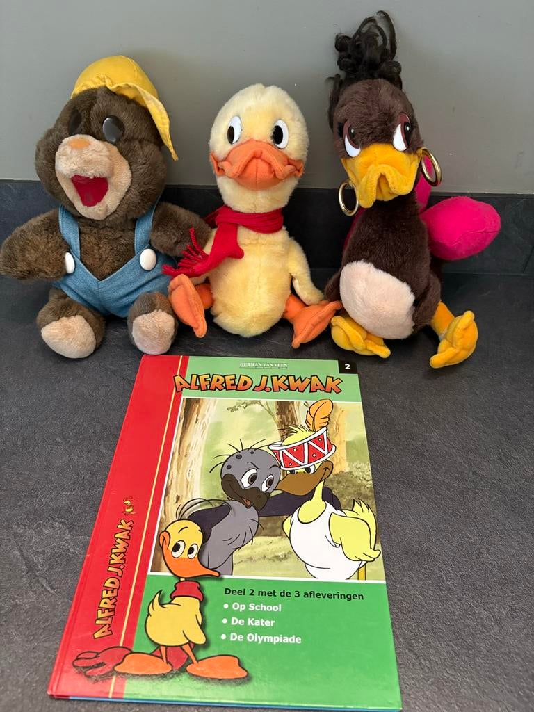 3 Alfred J. Kwak knuffels en een boek, Gebruikt, Overige merken, Overige karakters, Ophalen of Verzenden