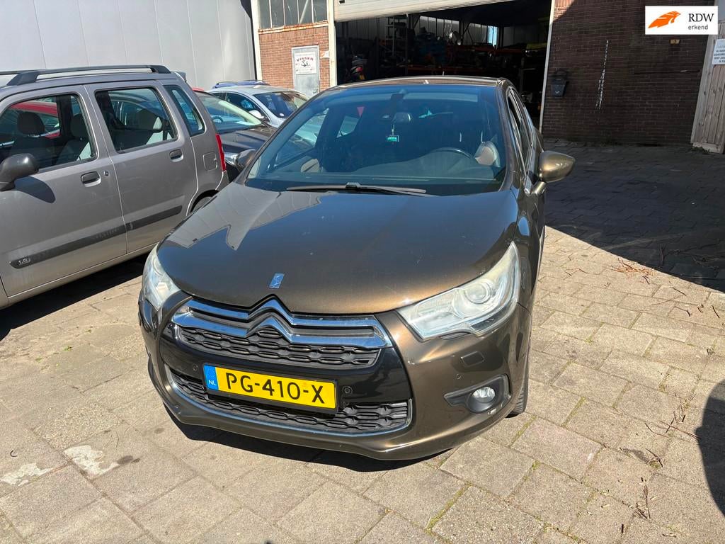 Citroen DS4 1.6 THP Sport Chic, Auto's, Voorwielaandrijving, Euro 5, 4 cilinders, Bruin
