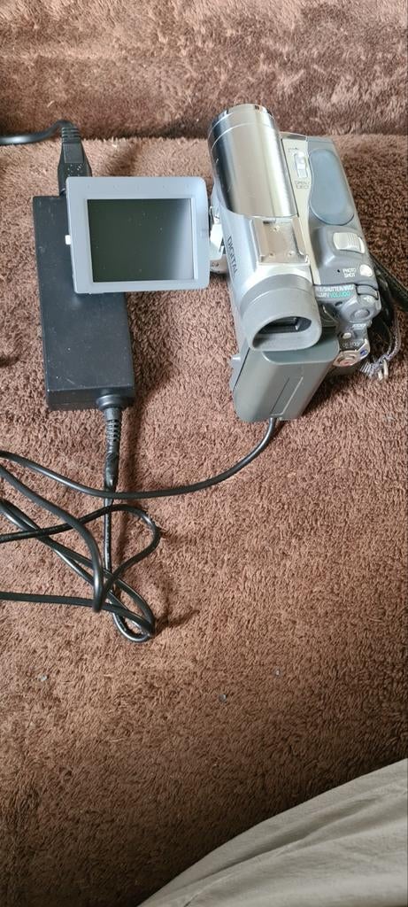 Panasonic mini DV werkt met netstroom en verder geen kabels., Audio, Tv en Foto, Videocamera's Digitaal, Mini dv, Panasonic, 20x of meer