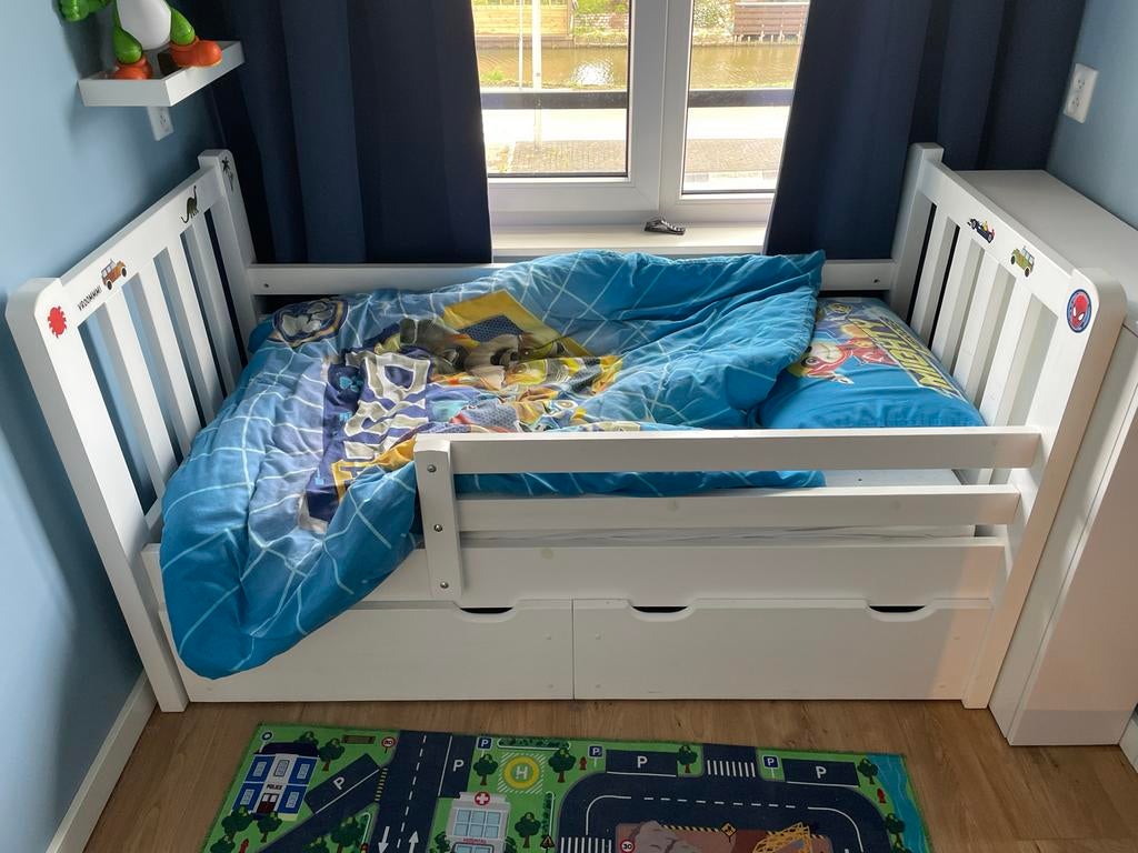 Massief houten kinderbedje met lades, Ophalen, Gebruikt, 70 tot 85 cm, 140 tot 160 cm