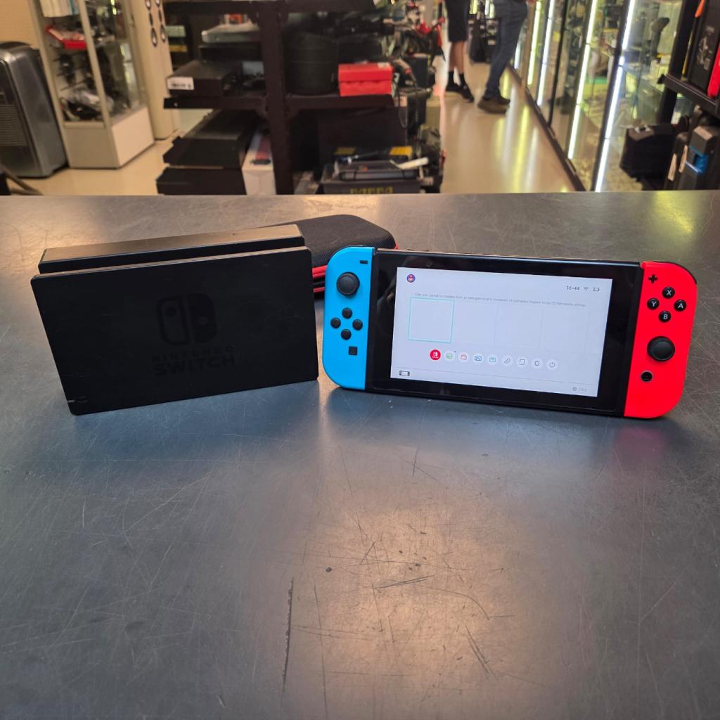 Nintendo Switch  1e gen, compleet, en in nette staat, Spelcomputers en Games, Spelcomputers | Nintendo Switch, Zo goed als nieuw