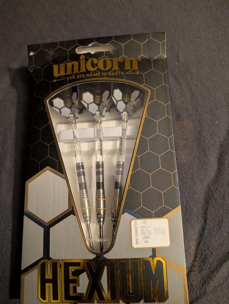 Unicorn Hexium Darts 22g - zo goed als nieuw in verpakking, Ophalen of Verzenden, Zo goed als nieuw, Pijlen