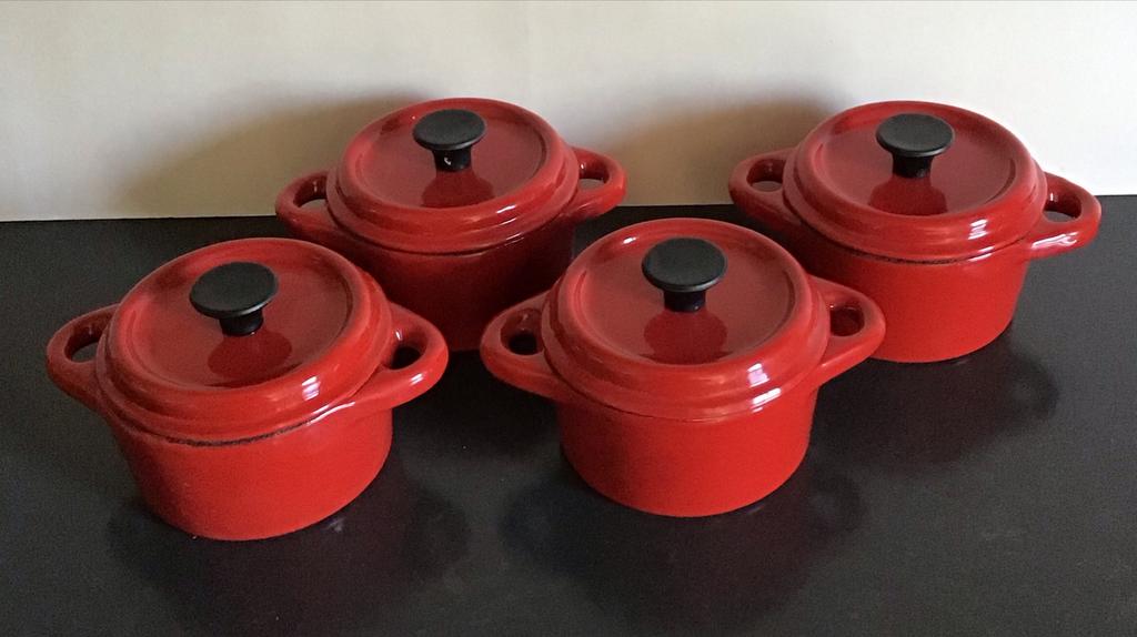 Set van 4 gietijzeren ( tapas) pannetjes met deksel - Rood, Huis en Inrichting, Keuken | Potten en Pannen, Gietijzer, Overige typen