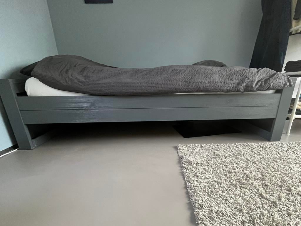Bed Woood Dennis, Ophalen, 90 cm, Eenpersoons, Zo goed als nieuw