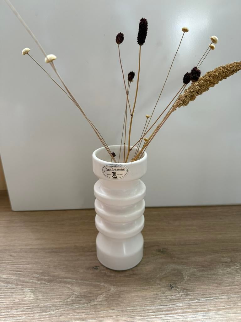 Flora Gouda keramiek ribbel vaas, Overige kleuren, Aardewerk of Porselein, Ophalen of Verzenden, Zo goed als nieuw