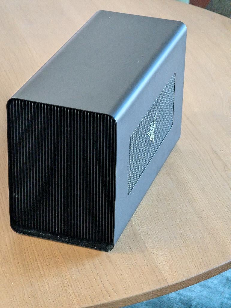 Razer Core X Chroma externe GPU behuizing (eGPU), Ophalen of Verzenden, Zo goed als nieuw