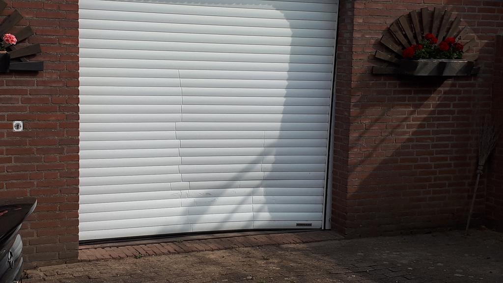 Hormann rollmatic Garagedeur met schade, Ophalen, 200 cm of meer, Wit, Zo goed als nieuw