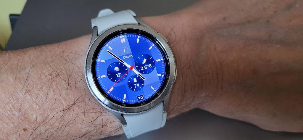 Samsung Galaxy Watch 4 classic 46mm zilver, Sieraden, Tassen en Uiterlijk, Smartwatches, Samsung ⌚️, Ophalen of Verzenden, Zo goed als nieuw