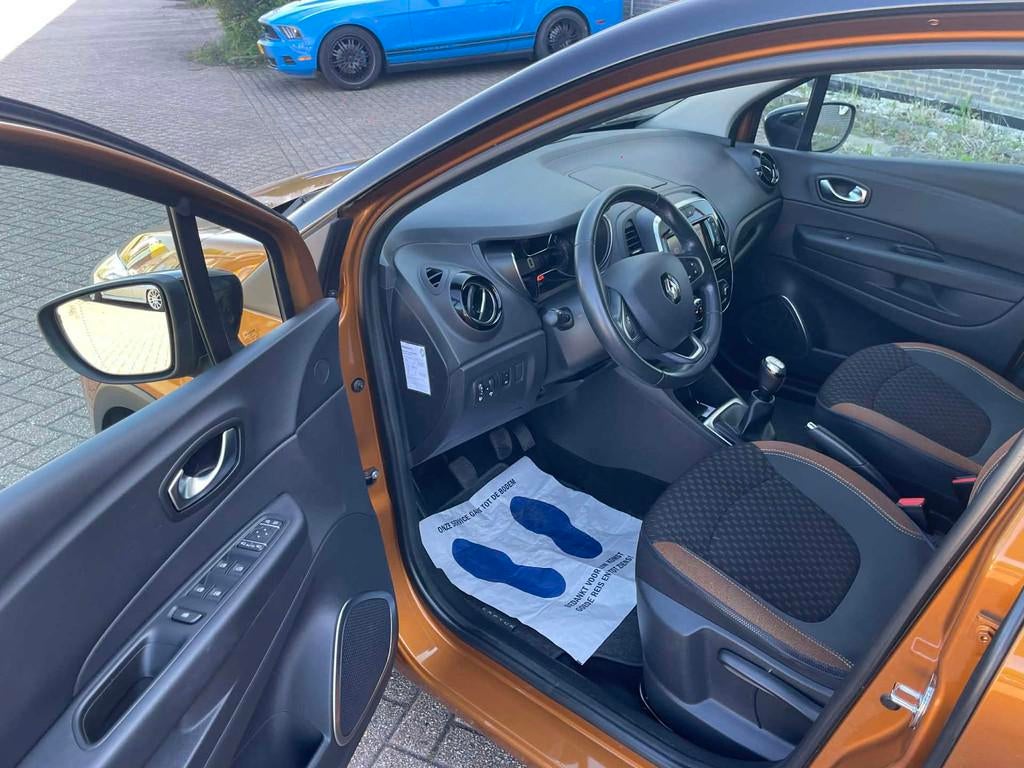 Renault Captur 0.9 TCe Intens / camera / trekhaak, Auto's, Renault, Voorwielaandrijving, 898 cc, Overige kleuren, 620 kg
