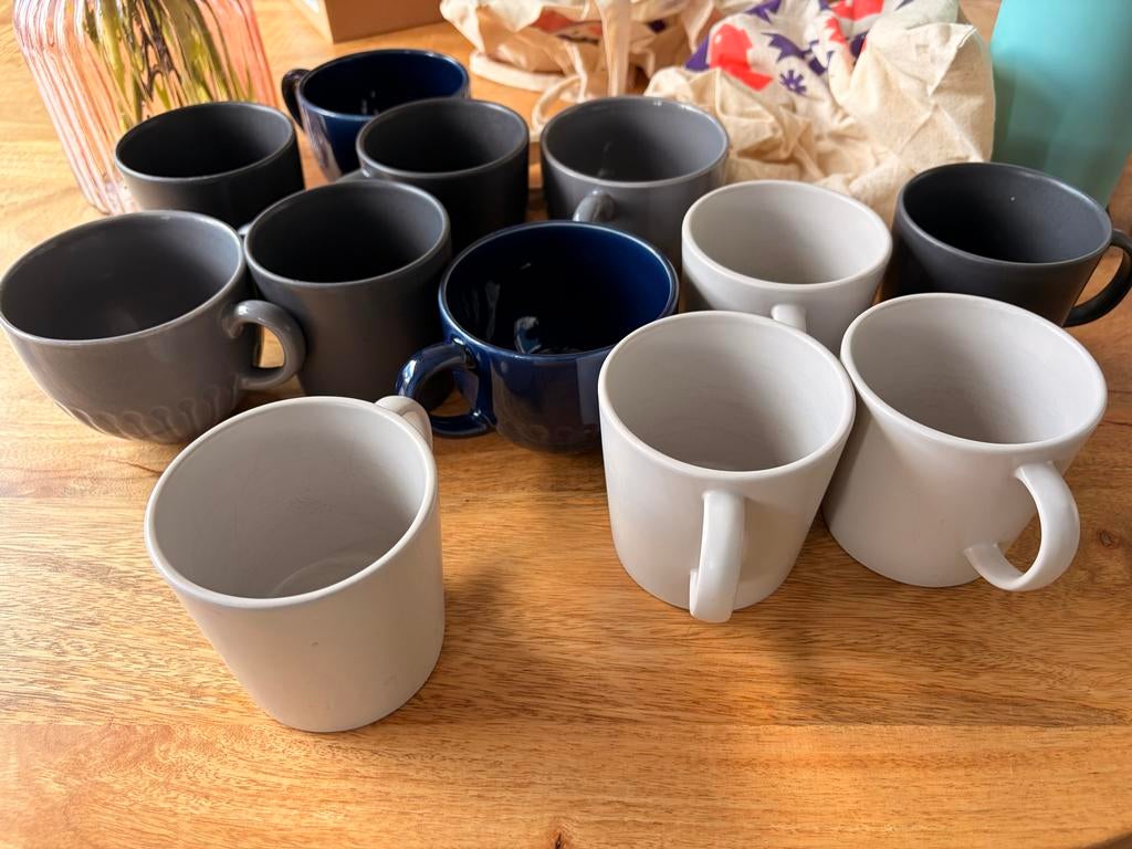 Mokken in verschillende kleuren Ikea, Huis en Inrichting, Ophalen, Gebruikt, Keramiek, Effen