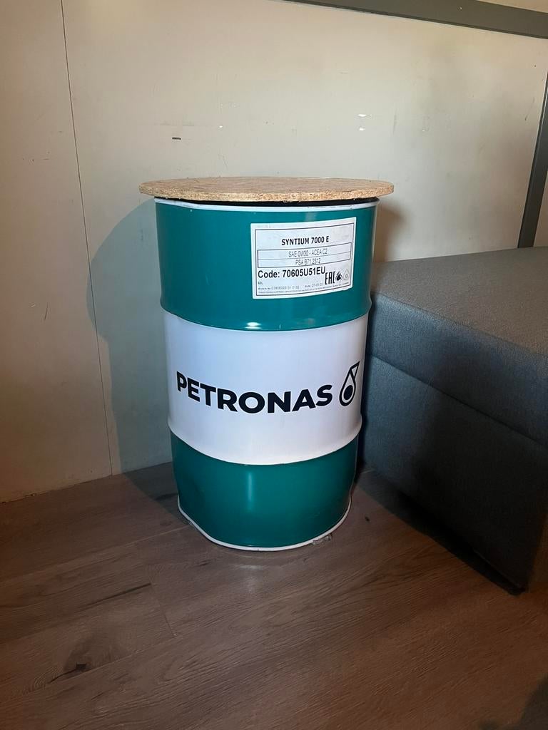 Petronas oliedrum – industrieel tafeltje / decoratie, Huis en Inrichting, 45 tot 60 cm, Minder dan 55 cm, Metaal of Aluminium