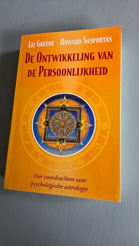 ontwikkeling vd persoonlijkheid Liz Greene Howard Sasportas, Ophalen of Verzenden, Gelezen, Astrologie, Achtergrond en Informatie