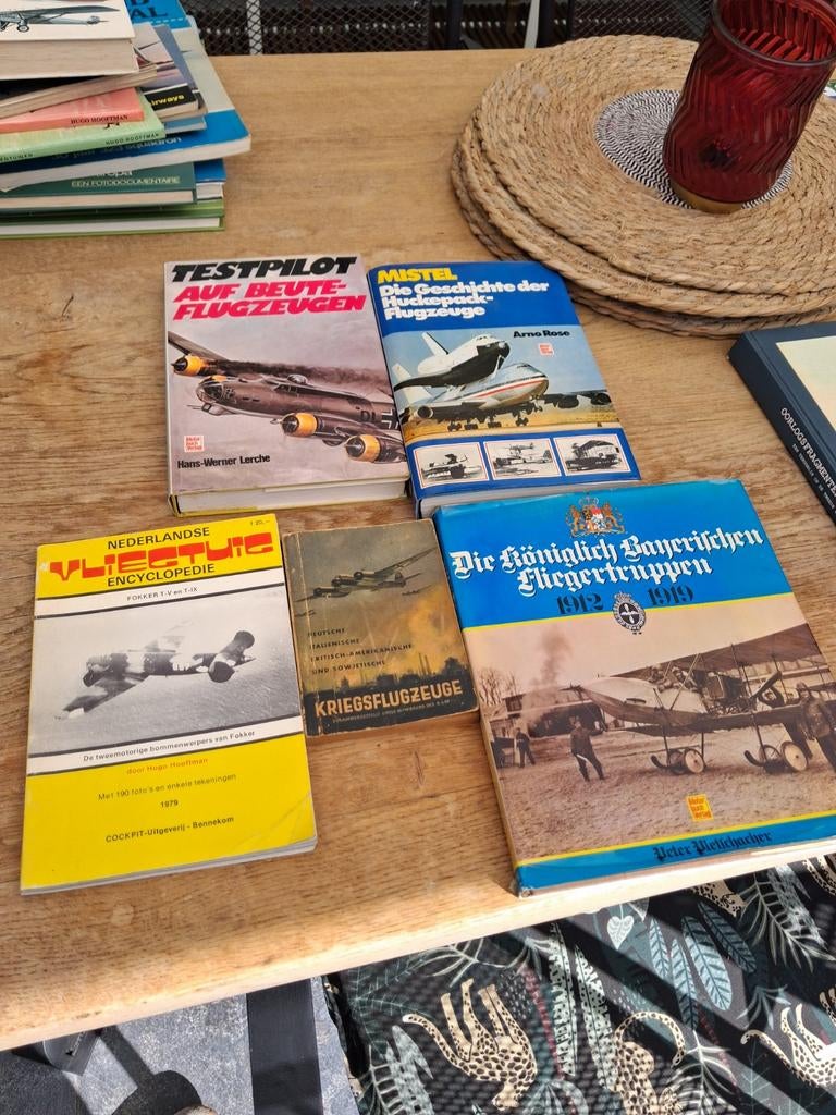 5 vliegtuig boeken, Ophalen of Verzenden, Zo goed als nieuw, Overige formaten