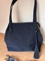 Suri frey Schoudertas Donkerblauw Suedine Look, Sieraden, Tassen en Uiterlijk, Tassen | Schoudertassen, Ophalen of Verzenden, Nieuw