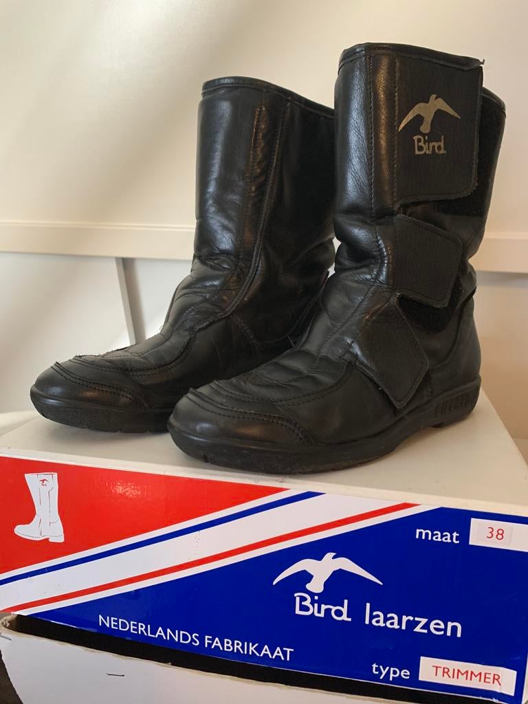 Dames motorlaarzen, Ophalen