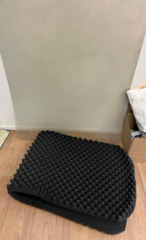 Noppenmatras schuimrubber en vloerbescherming behandelstoel, Ophalen