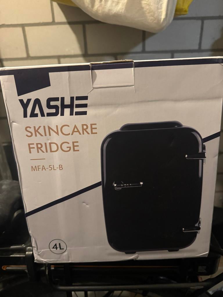 YASHE Skincare Fridge MFA-5L-B - 4L Mini Koelkast Zwart, Ophalen, Zonder vriesvak, Nieuw, Minder dan 75 liter
