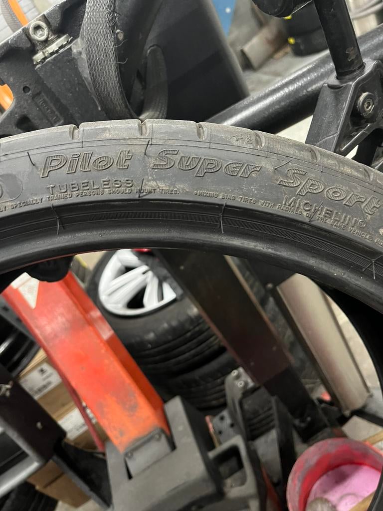 Michelin 245 35 21 zomerbanden ( 7mm), Auto-onderdelen, Banden en Velgen, Band(en), Personenwagen, Zomerbanden, Gebruikt