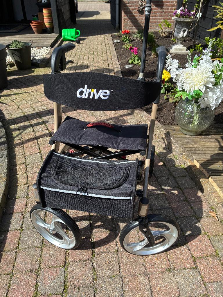 Rollator Nitro, Ophalen, Opvouwbaar, Zo goed als nieuw