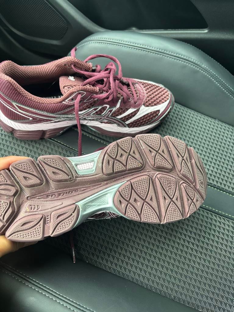 ASICS GEL-CUMULUS 16 hardloopschoenen - Maat 39,5, Ophalen, Gedragen, Overige kleuren, Sportschoenen