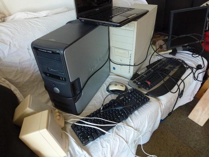 Dell 3100 + ASUS  Desktop vintage hobby computers compleet, Computers en Software, Desktop Pc's, Gebruikt, Met monitor, Ophalen