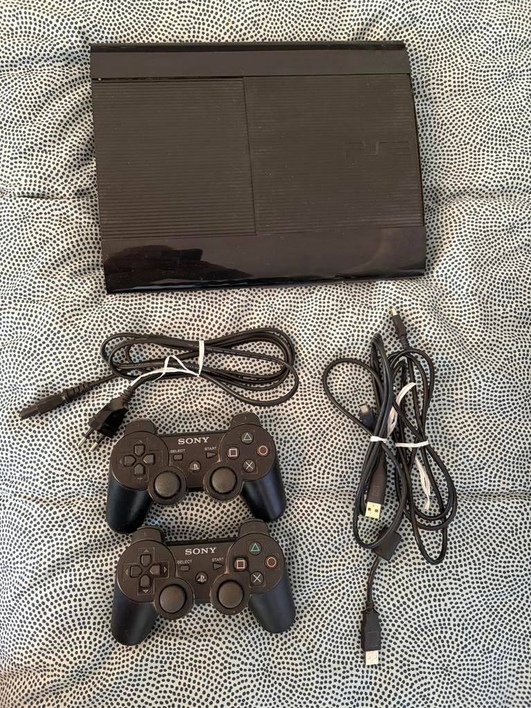 PS 3 - Super Slim Edition - 500 GB - 35 spellen, Spelcomputers en Games, Met 2 controllers, Ophalen of Verzenden, 500 GB, Slim
