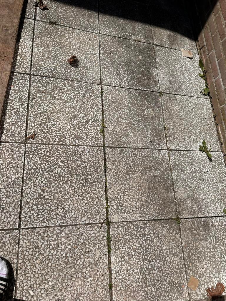 Gratis tegels: 2 soorten terrastegels, Tuin en Terras, Tegels en Klinkers, Ophalen, Gebruikt, 10 m² of meer, Beton