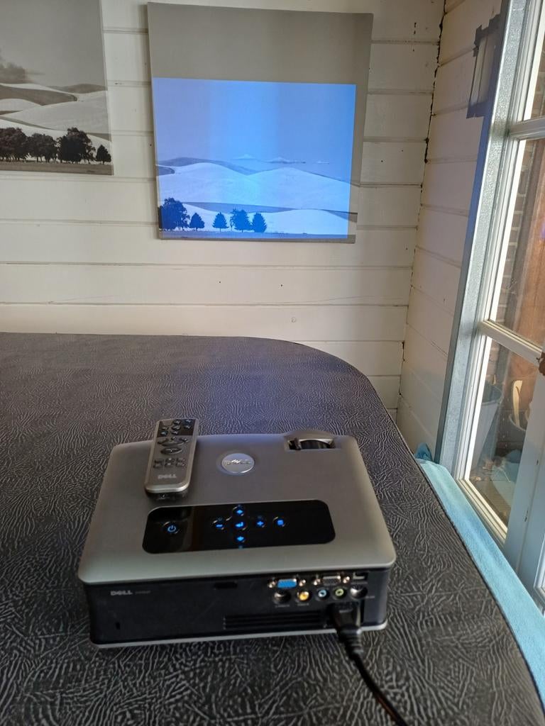Leuke beamer voor gezellige filmavonden, Gebruikt, Ophalen of Verzenden, Dell, DLP