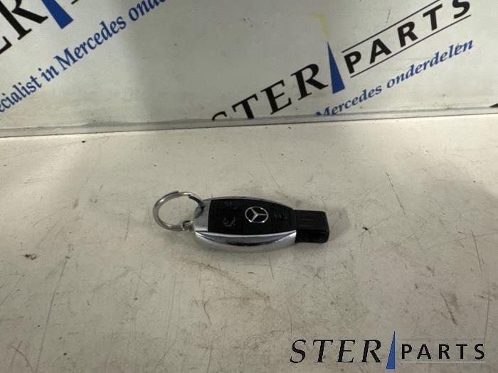 Sleutel van een Mercedes E-Klasse, Auto-onderdelen, Overige Auto-onderdelen, Mercedes-Benz, Gebruikt, 3 maanden garantie, Ophalen of Verzenden
