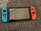 Nintendo switch compleet met spellen en een hoes, Ophalen of Verzenden, Zo goed als nieuw, Met 3 controllers of meer, Switch Original