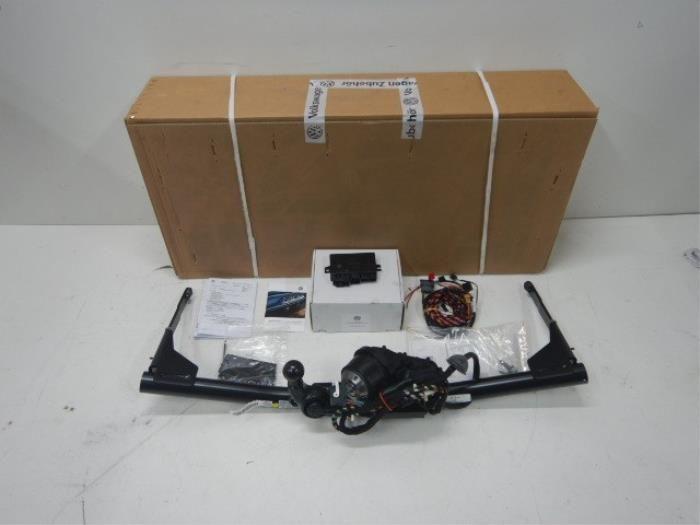 VW Passat B8 3G5 Sedan Elektrisch Wegklapbare Trekhaak NIEUW, Auto-onderdelen, Trekhaken