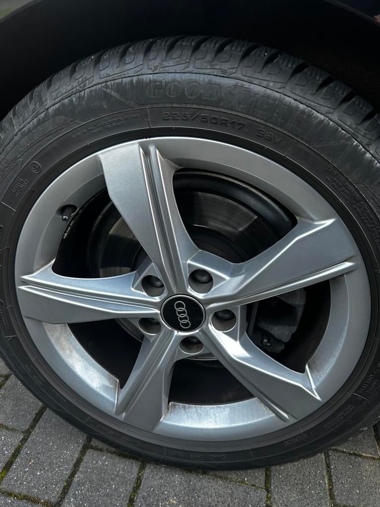 GOODYEAR winterbanden 225/50R17 98V, Auto-onderdelen, Banden en Velgen, Ophalen, 17 inch, Winterbanden, Band(en)