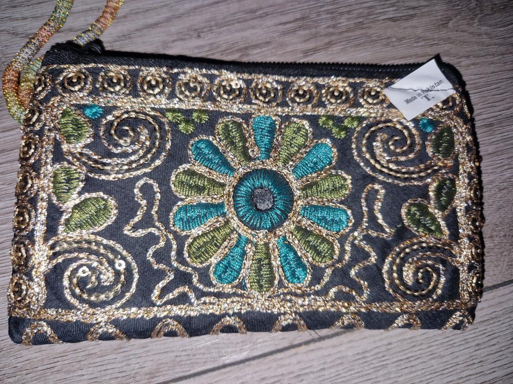 Geborduurde portemonnee/tasje - Nieuw, Ophalen of Verzenden, Nieuw, Zwart, Overige merken