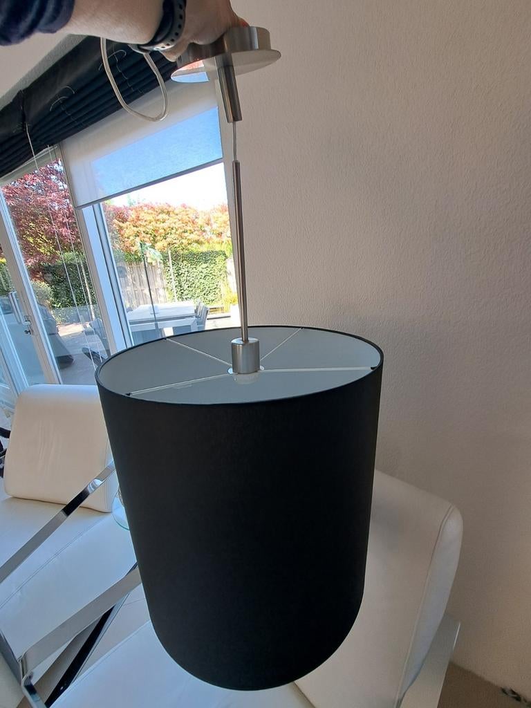 2x Zwarte hanglamp met chroom, z.g.a.n. (40x40 cm), Huis en Inrichting, Lampen | Hanglampen, Ophalen, Zo goed als nieuw, Stof